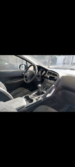 Peugeot 3008 2011