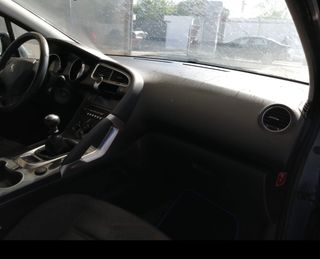 Peugeot 3008 2011
