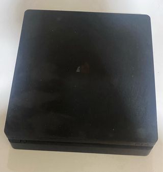 PS4 Slim + 4 Juegos: FIFA 23, 19, FC 24, UFC 4