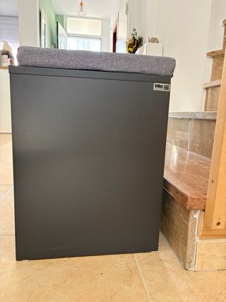 Zapatero estilo puerta de granero con asiento