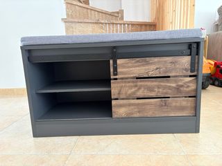 Zapatero estilo puerta de granero con asiento