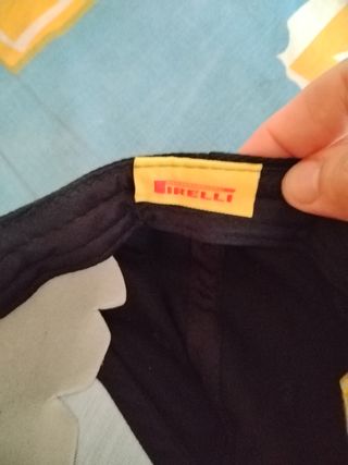 Cappellino nero Pirelli