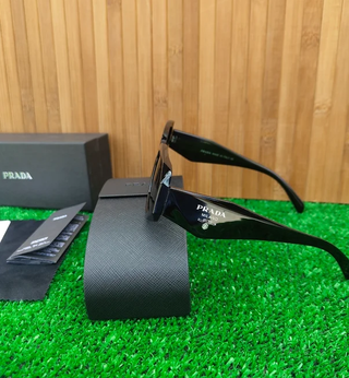 Óculos de Sol Prada Preto