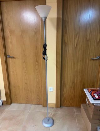 Lámpara de pie moderna