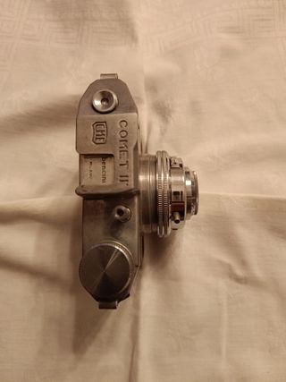 Macchina fotografica a pellicola Comet II marrone