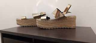 Sandalias doradas esparto plataforma Corina