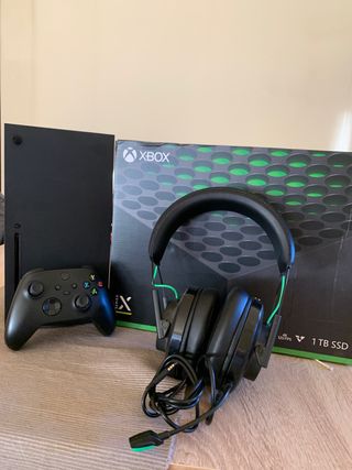 Xbox Series X 1TB SSD con mando y caja