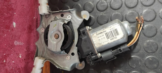 Motor elevalunas delantero derecho 114144 (AG) Re
