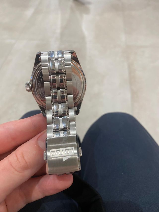 Reloj Lotus Azul Marino Nuevo