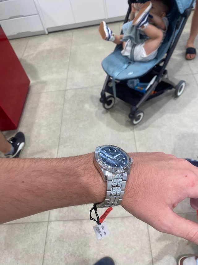 Reloj Lotus Azul Marino Nuevo