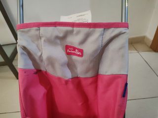 Carro para muñecas rosa y gris