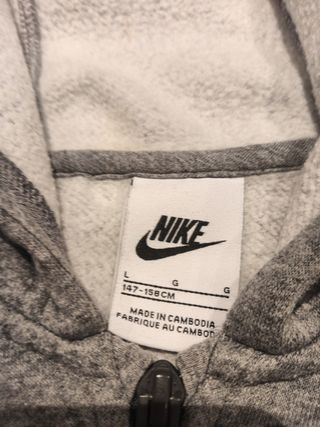 Chaqueta Nike gris con cremaller Niño T.147-158