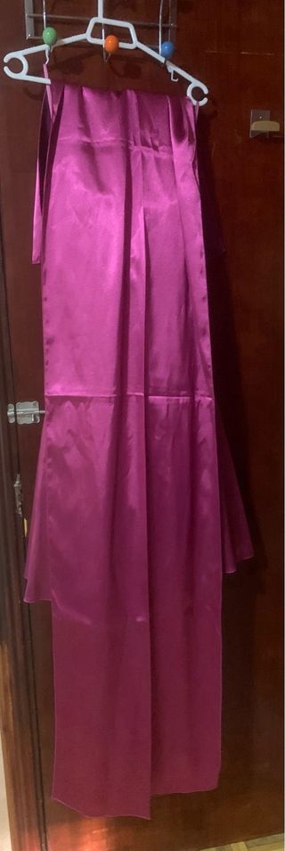 Vestido de fiesta satinado con chal