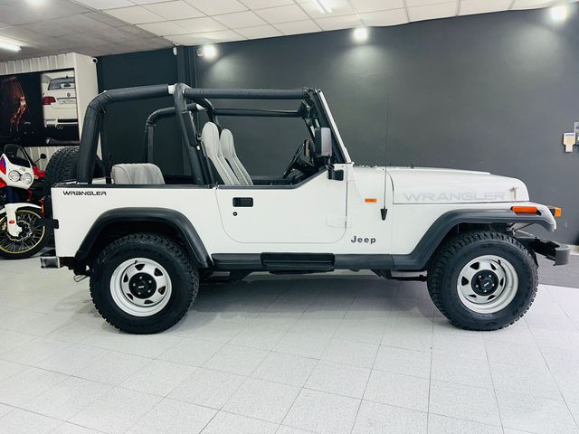 Jeep Wrangler 2.5 YJ Soft Top (1992) 