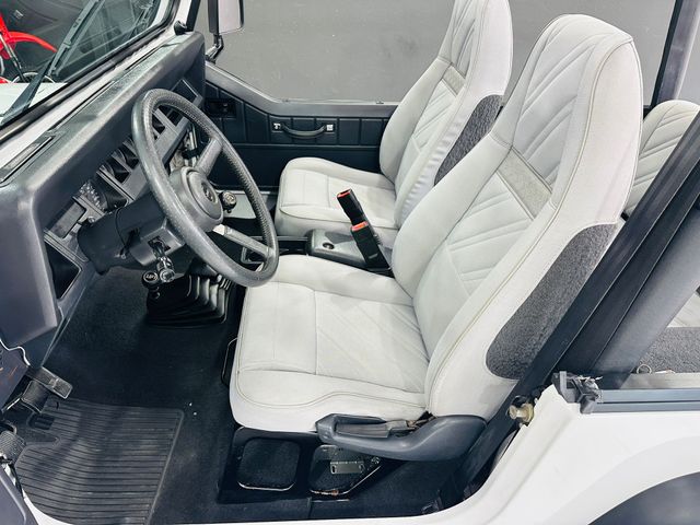 Jeep Wrangler 2.5 YJ Soft Top (1992) 