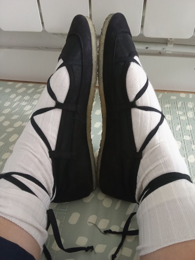 Bailarinas negras con cordones largos vialis