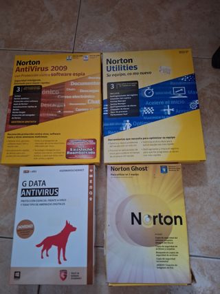 Norton Antivirus 2011 y 2012 caja con disquett