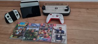 Nintendo Switch OLED bianco e nero