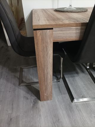 MESA COMEDOR EXTENSIBLE DE COLOR ROBLE