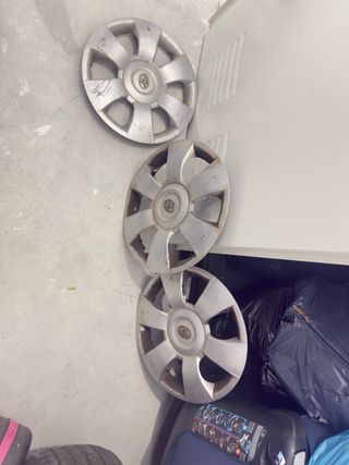 Tapacubos Toyota R15