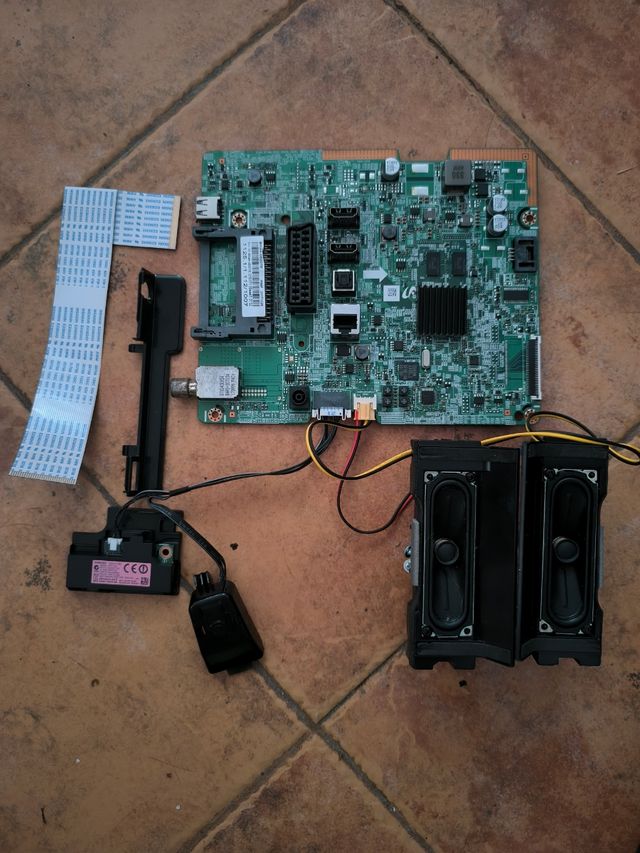 Despiece TV Samsung UE32J4500AW