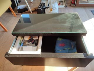 Mesa baúl o pie de cama negra con cristal protecto