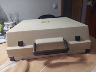 Máquina de escribir Olympia Traveller de Luxe