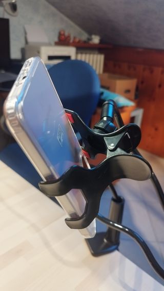Supporto collo d'oca flessibile per cellulare