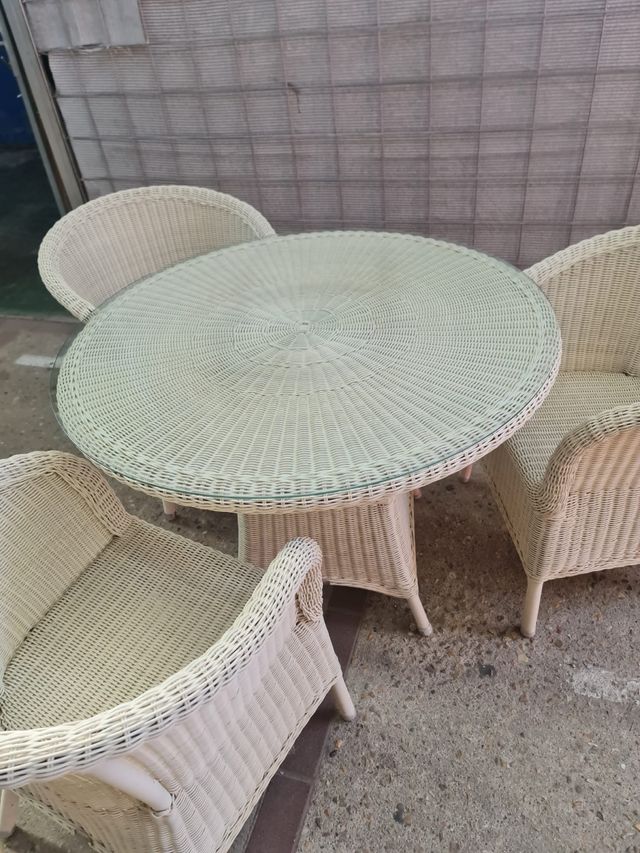 Mesa y 3 Sillas Jardín Mimbre y Cristal