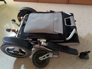 Silla de ruedas eléctrica plegable