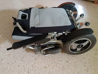 Silla de ruedas eléctrica plegable