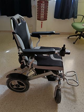 Silla de ruedas eléctrica plegable