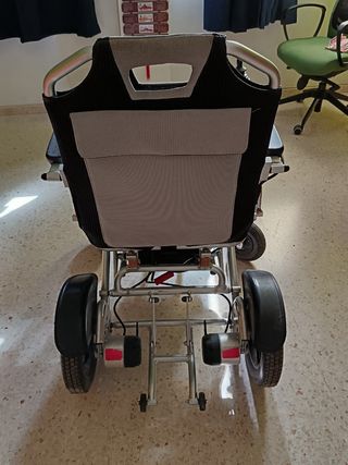 Silla de ruedas eléctrica plegable