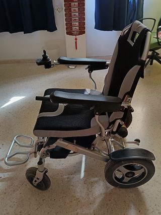 Silla de ruedas eléctrica plegable