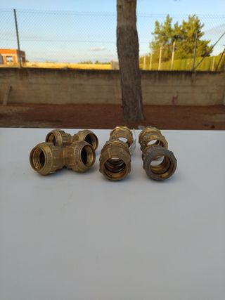 Codos, uniones y enlace latón 32mm surtido