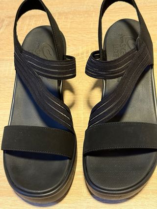 Sandalias negras 39 con tiras elásticas