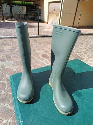 Stivali da pioggia in gomma verdi