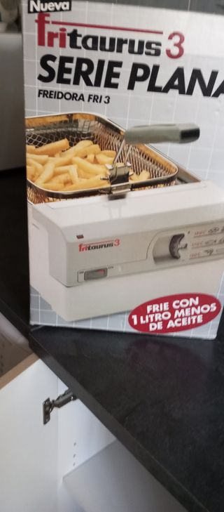 Freidora Taurus Serie Plana FRI 3