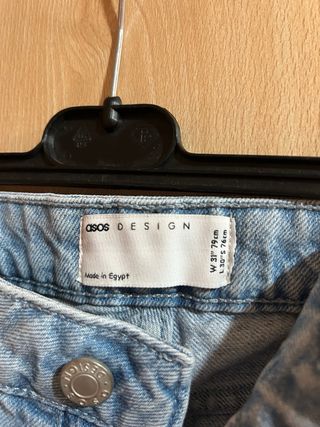 Pantalones vaqueros claros ASOS DESIGN