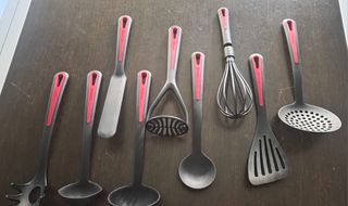 Set Mestoli Cucina Nero e Rosso