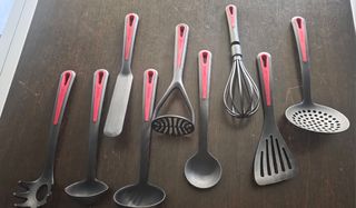 Set Mestoli Cucina Nero e Rosso