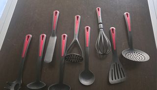 Set Mestoli Cucina Nero e Rosso