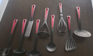 Set Mestoli Cucina Nero e Rosso