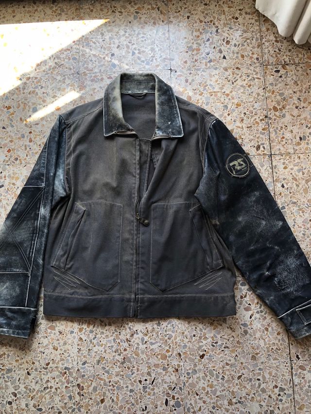 Chaqueta motera negra y beige