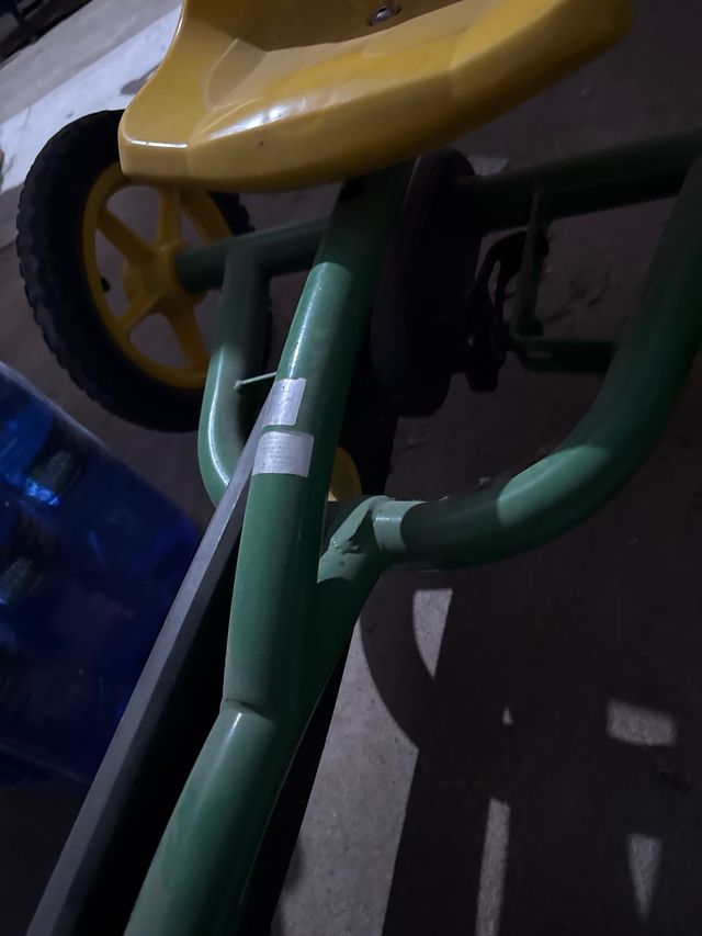 Coche de pedales John Deere Berg