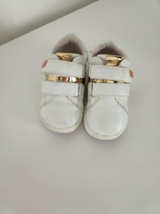 Scarpe ginnastica bambina bianche , in regalo rosa