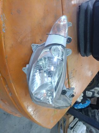 Faro delantero Suzuki Burgman 125