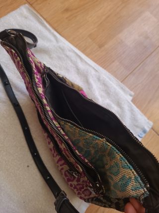 Bolso de mujer con mariposa y flores