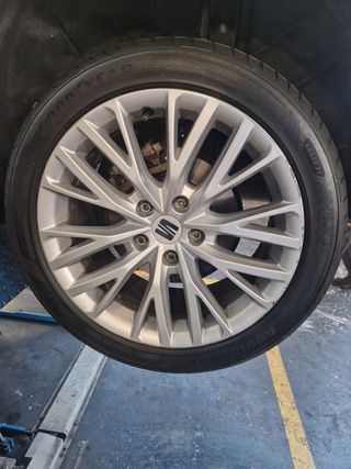 4 Llantas 17 Seat León MK4 con neumáticos 