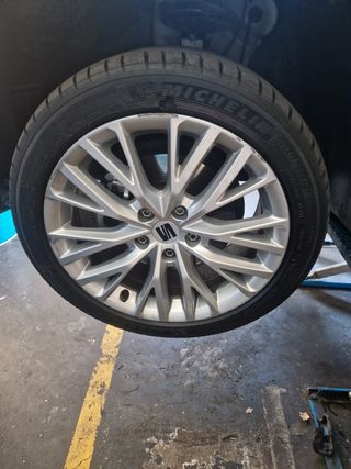 4 Llantas 17 Seat León MK4 con neumáticos 